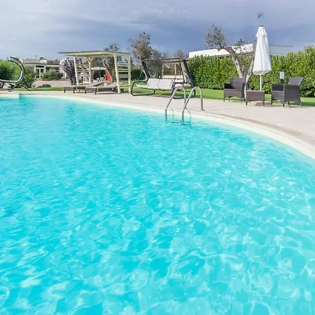 Masseria Un Posto Al Sole 住宿加早餐酒店 4*