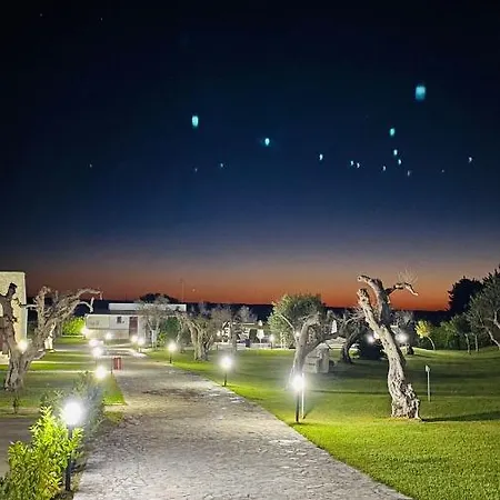 ベッド・アンド・ブレックファスト Masseria Un Posto Al Sole 4*