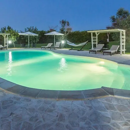 Masseria Un Posto Al Sole B&B 4*
