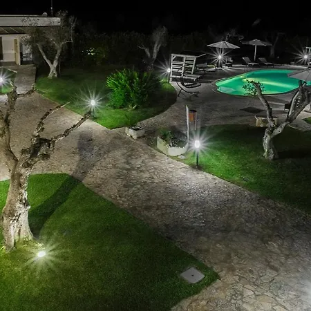 ベッド・アンド・ブレックファスト Masseria Un Posto Al Sole 4*