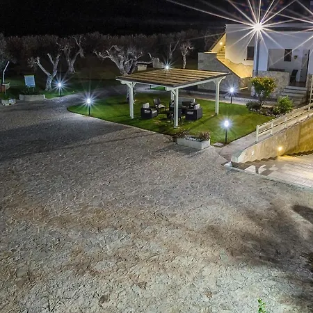 Masseria Un Posto Al Sole Bed and breakfast