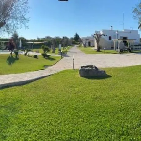 Masseria Un Posto Al Sole Bed & Breakfast 4*
