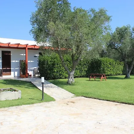 ベッド・アンド・ブレックファスト Masseria Un Posto Al Sole 4*